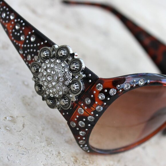 Montana West Sunglasses in Leopard w/Silver Swirl Flower Concho Accents main image 8